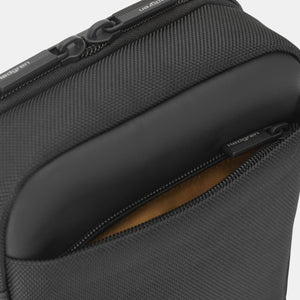 Hedgren APP Vertical Crossover Pouch 7" RFID